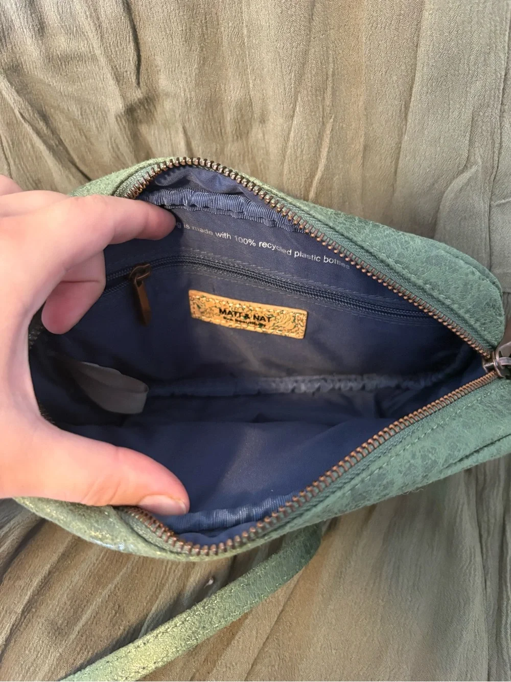 Textured Green Crossbody Bag with Adjustable Strap